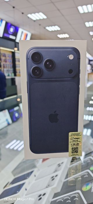 В Рассрочку новый 17 Pro Max 256.