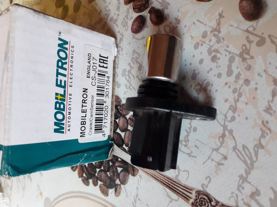 Датчик на распределителния  вал на тойота авенсис т25 нов