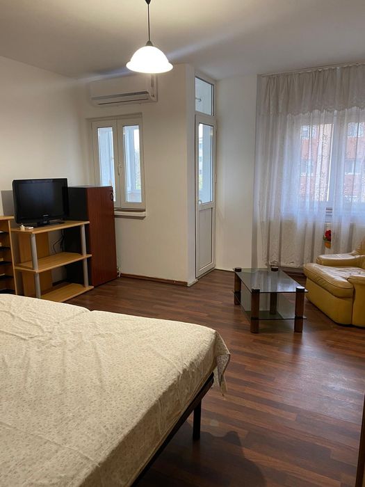 Inchiriez garsoniera decomandata