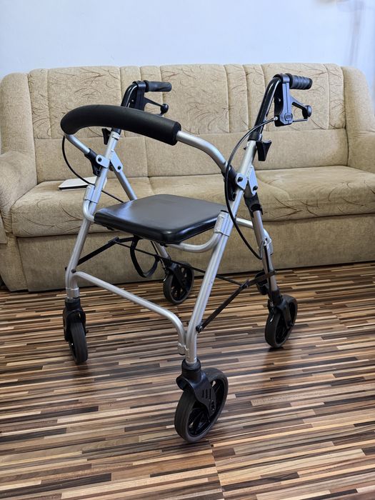 Cadru rollator din aluminiu  batrani dizabilitati ca nou