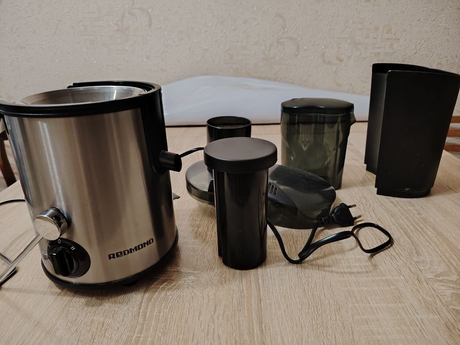 Соковыжималка новый