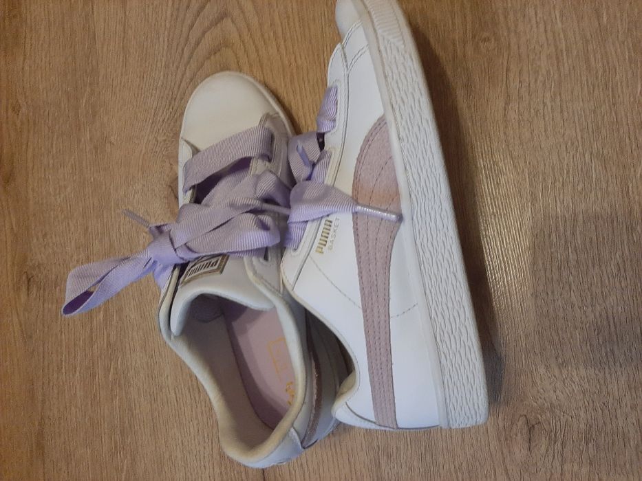 Pantofi sport Puma,culoare albă pt sport sau casual.