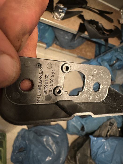 Audi Vw Ауди  скрепители  държачи за камера  7P6.