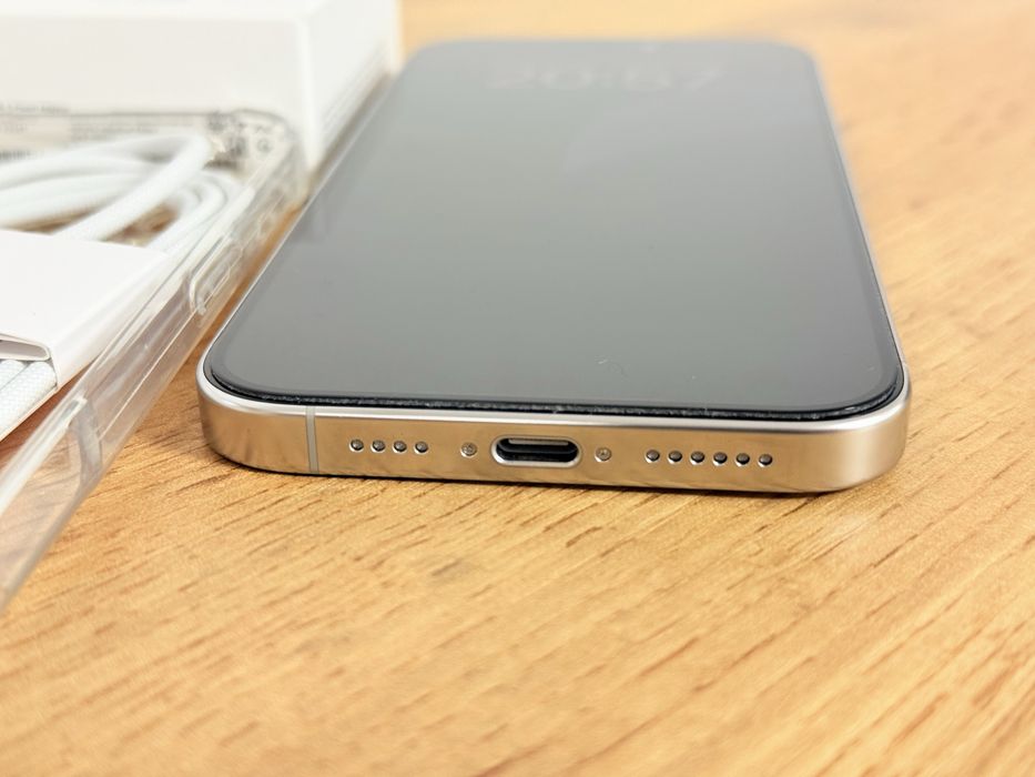 iPhone 16 Pro Max 51 зареждания!!!