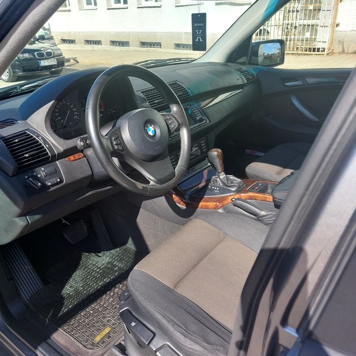 BMW   Х5 феислиф