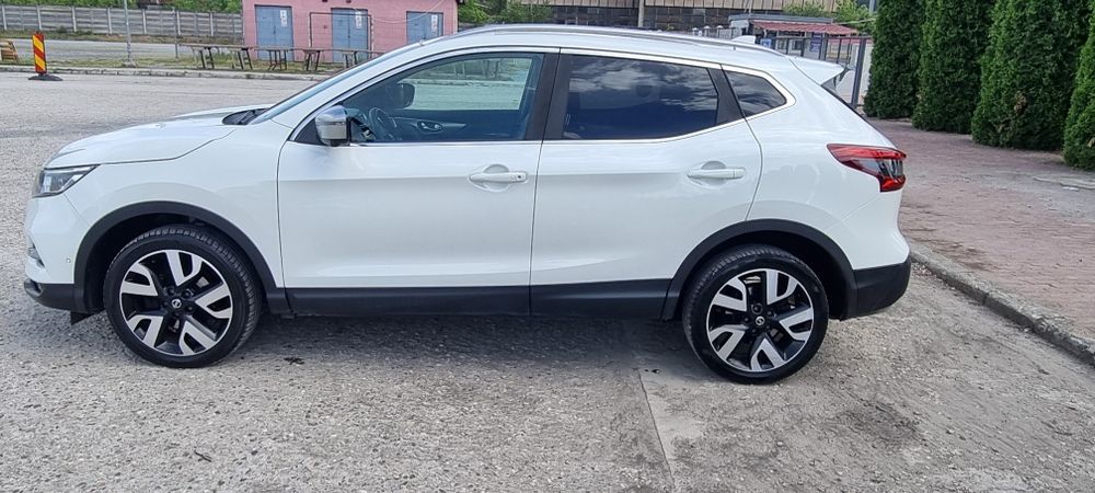 Nissan Qashqai TEKNA + 1,2 BENZINĂ Automat