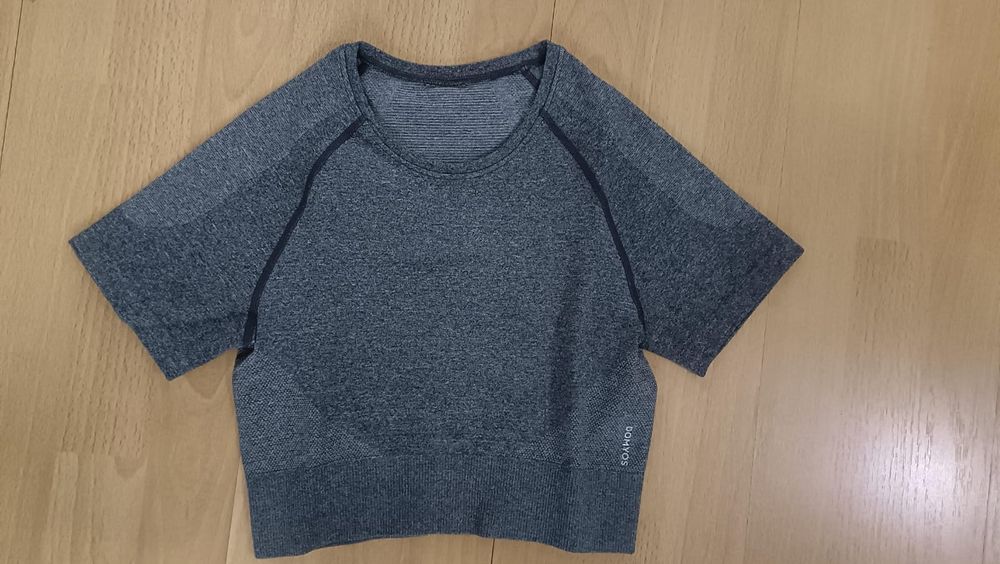 Дамска безшевна тениска за фитнес DOMYOS