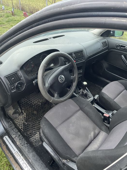 Vând sau schimb golf 4 fără acte 1.6 16v si gaz