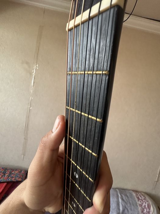 Gitara sotiladi, Akustik Boshlang’ich va qiziquvchilar uchun