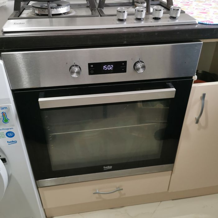 Cuptor electric Beko