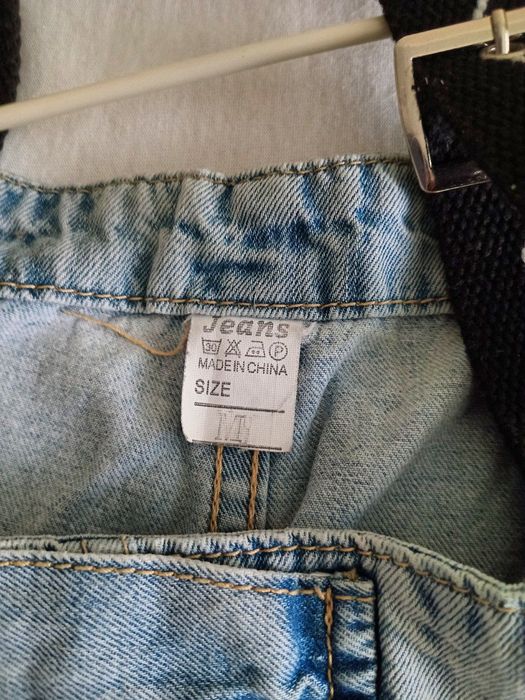 Продаётся одежда,размеры всё есть