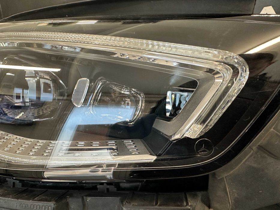 Фар фарове десен Mercedes S klasse W223 Мерцедес 223 DIGITAL LIGHT