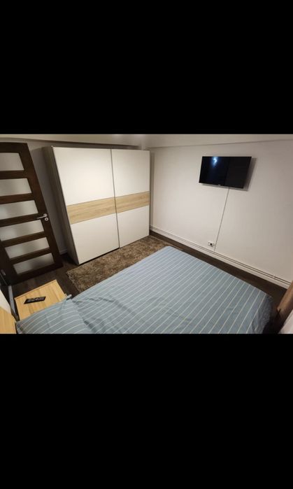 Inchiriez apartment 3 camere zona centrala