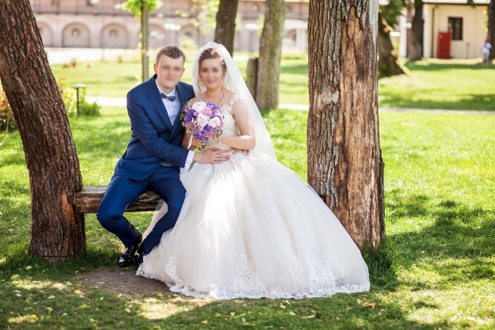 Vand Rochita de mireasa tip printesa