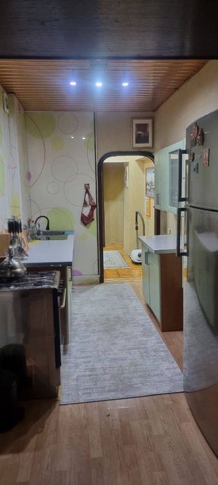 Шота Руставели 64м2 Ойбек 5 минут 2/3/9 Квартира Кирпичный дом