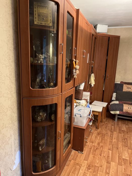 Стенка с угловым шифоньером