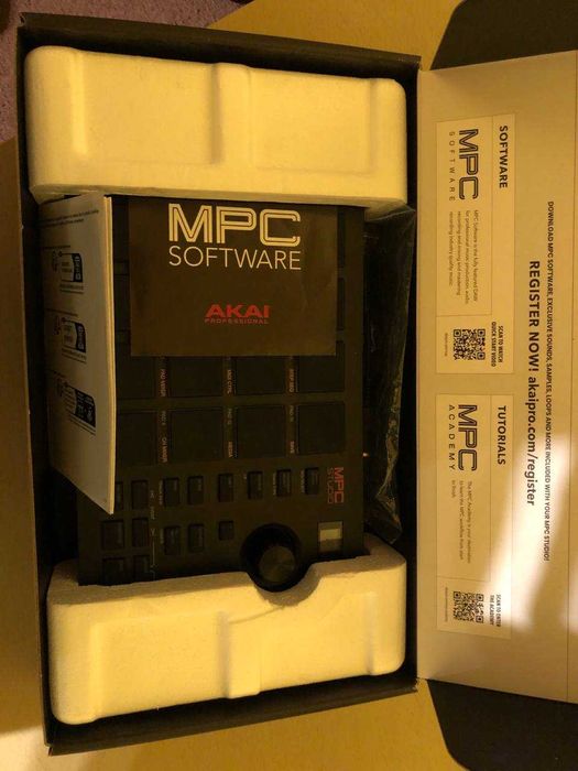 AKAI Professional MPC Studio ca nou