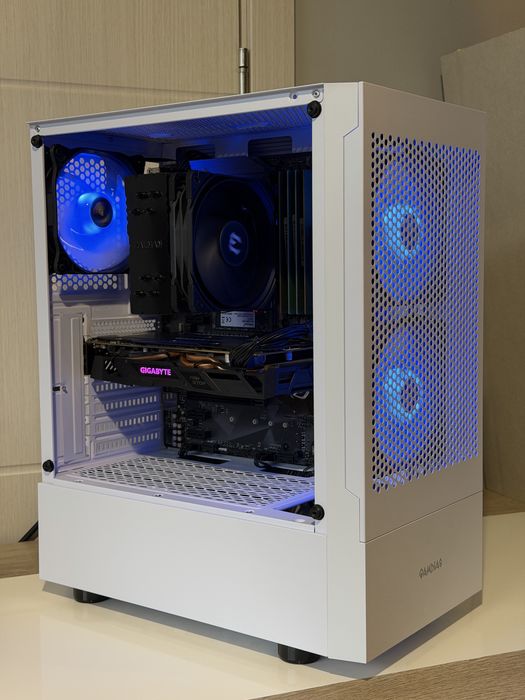 Геймърски компютър i7-6700K, RX580, 16GB