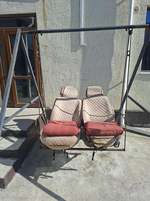 Качелия хорошом состояние.