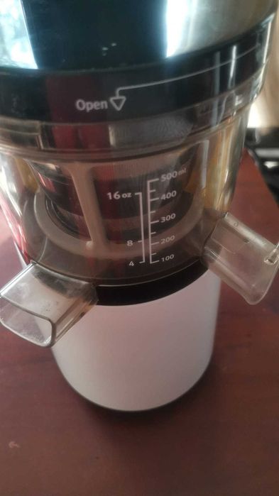 slow juicer Hurom HH-WBE06 ca nou fara urme de utilizare