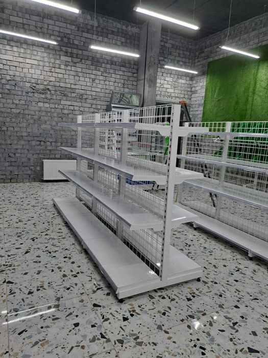 полки витрины прилавки