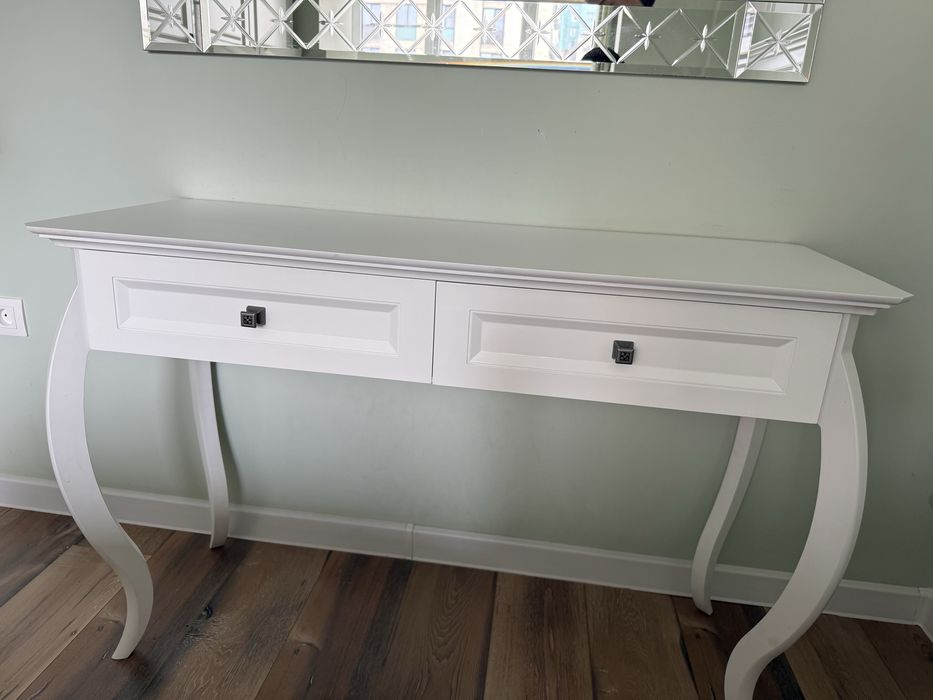 Продам туалетный столик