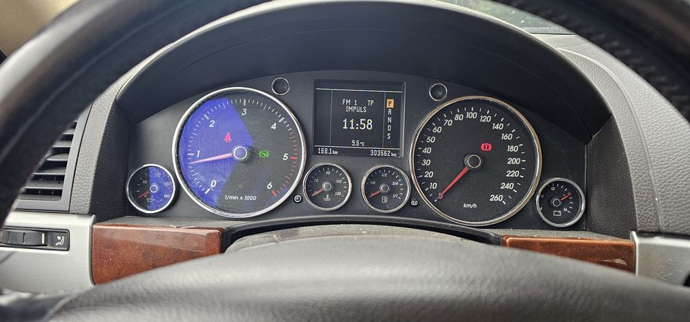 Vând Volkswagen Touareg