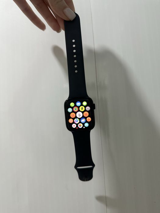 Продам Apple Watch SE (44 мм)