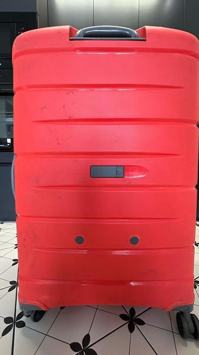 MODO чемодан                     .