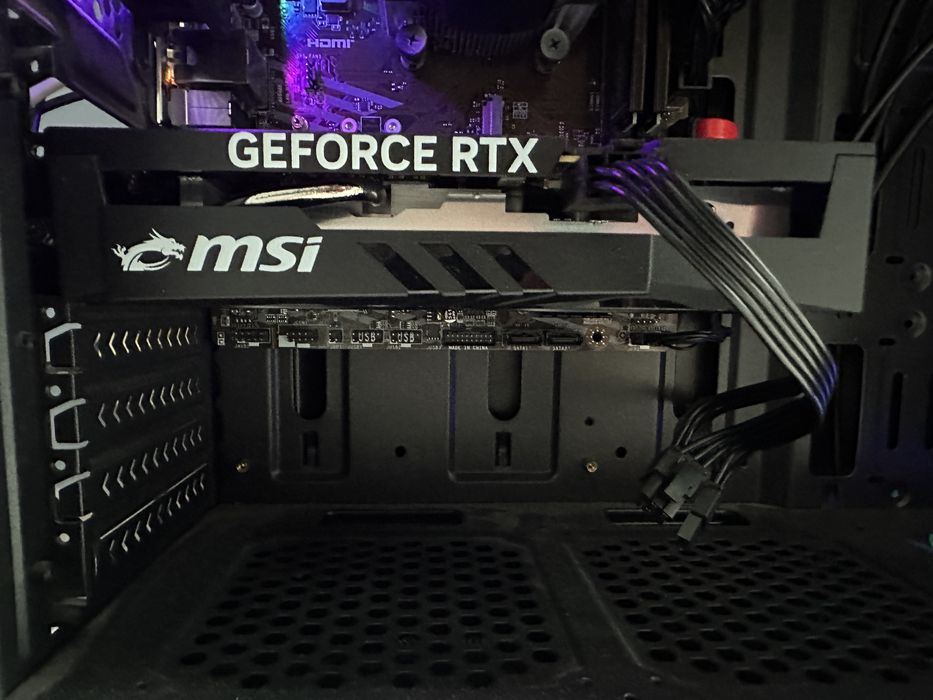 Vand placa video RTX5050