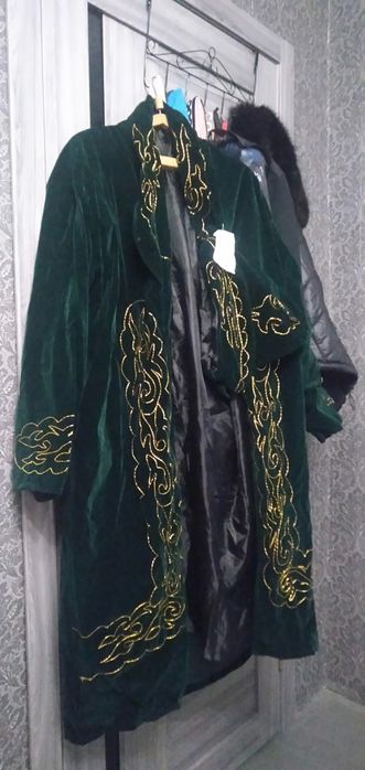 Продаю шапаны разные НЕ зимние