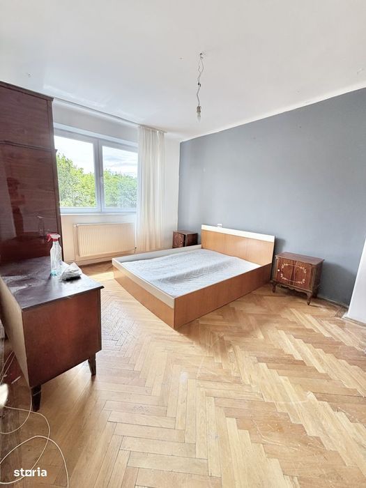 Vand 2 cam semicentral decomandat