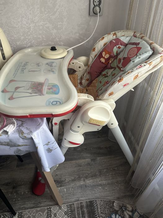 Продам детский стул для кормления Chicco