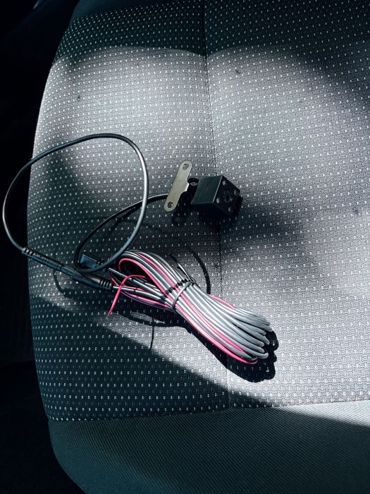 Cameră marșarier auto universală + cabluri