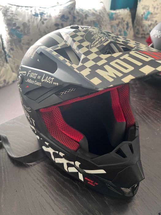 Мотокрос каска - използвана, размер М