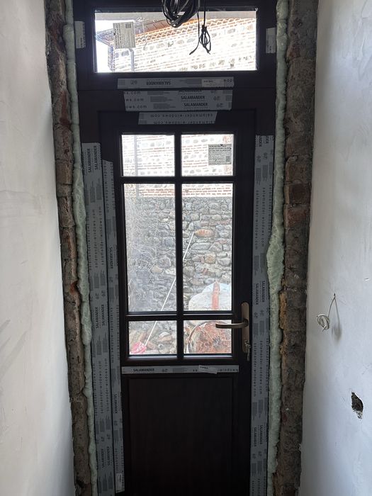 Usa Salamander exterior nuc