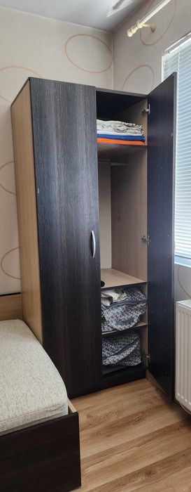 Легло и обзавеждане за стая