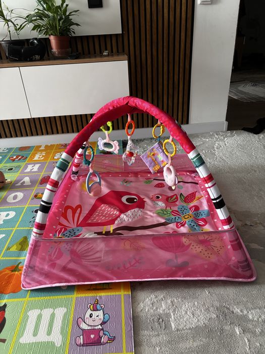 Продам развивающий коврик и круг на шею