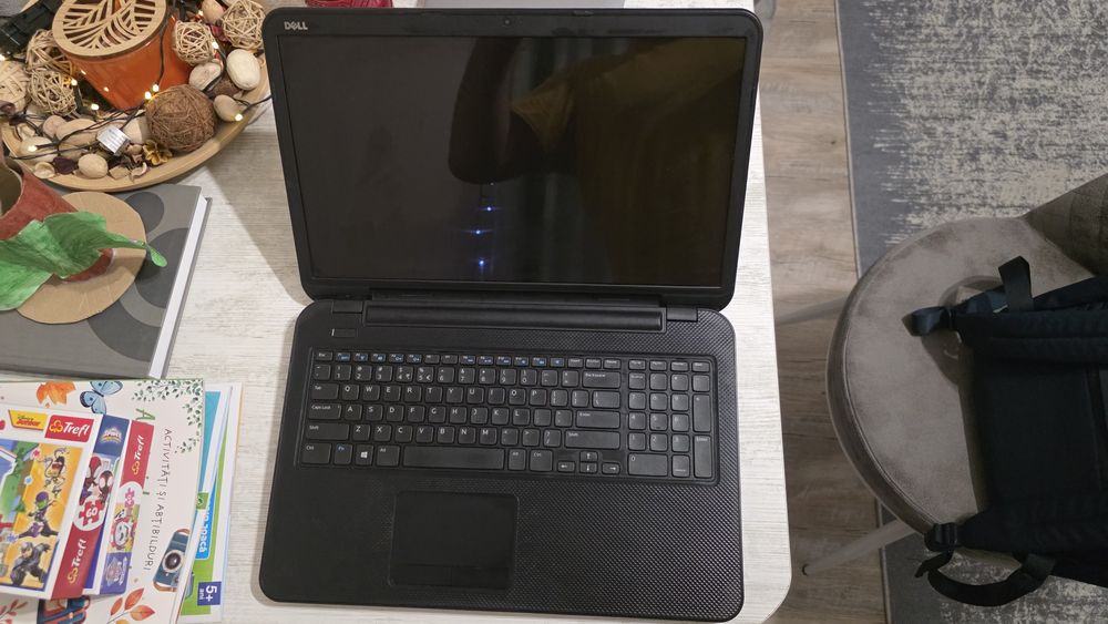 Vand/schimb Laptop Dell Inspiron 3721, display de 17 inch.