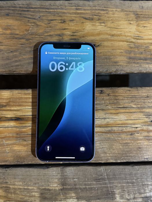 Продам Айфон 12