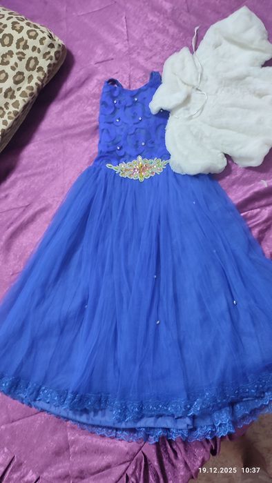 Продам праздничные платья.