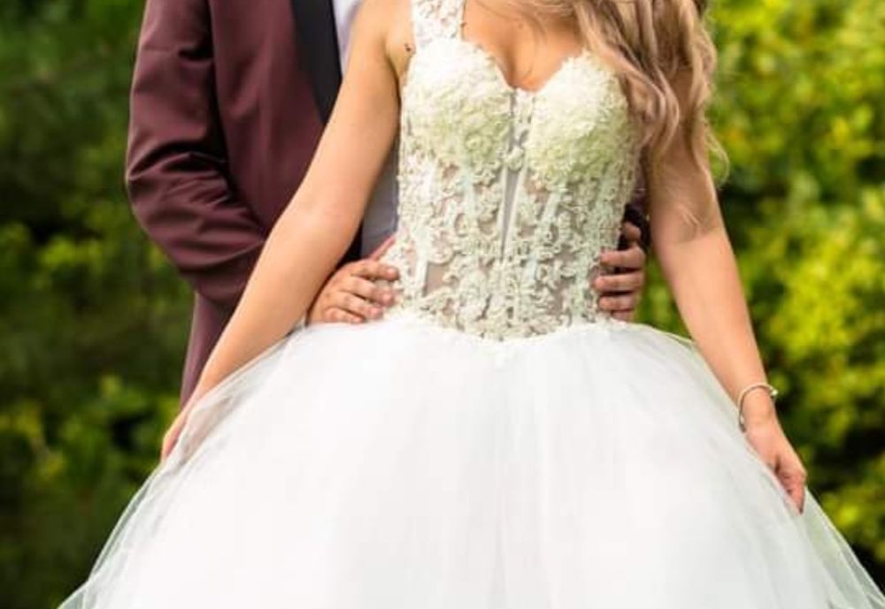 Rochie de mireasa plus cadou pantofi