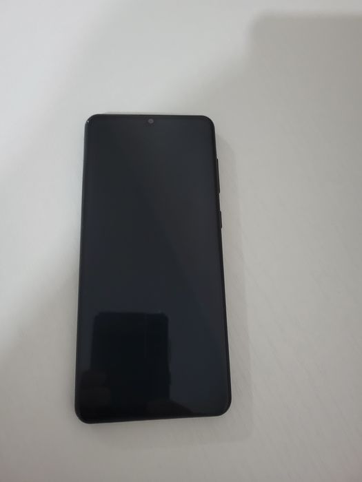 Продам телефон СамсунгА31 бу