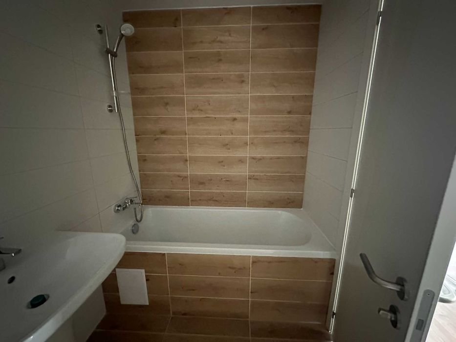 Gata de mutat | Proprietar | Ap. 4 camere Hercesa Vivenda | Parcare | Boxa