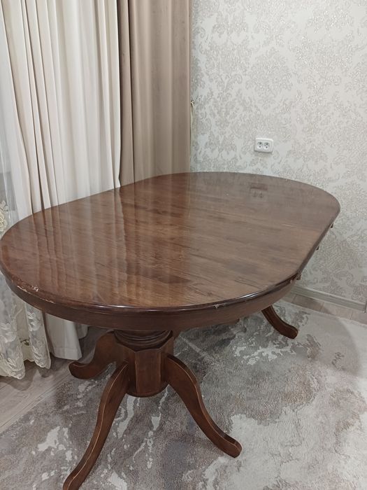 Продам стол дубовый