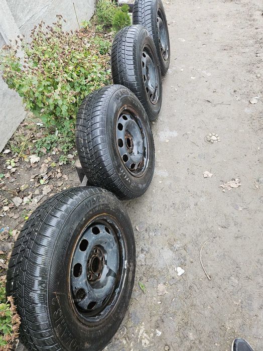 Cauciucuri All-season M+S cu genti de tabla