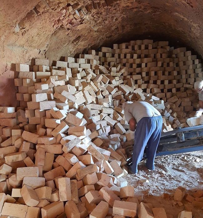 Пишган гишт ва хом гишт доставка бор.Кирпич жжение есть доставка