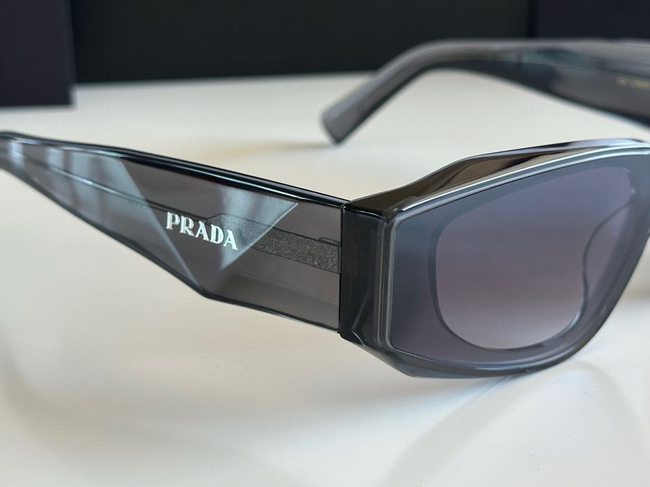 Слънчеви очила Prada