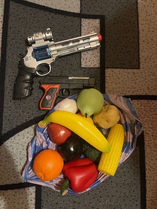 Детски играчки и интерактивни игри/ пъзели