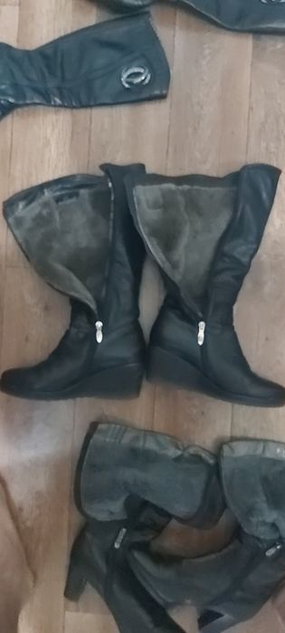 Продам женские сапоги